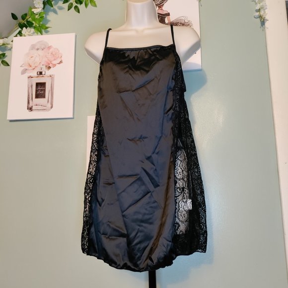 Lingerie Chemise Nightwear With Matching Thong - Picture 2 of 8